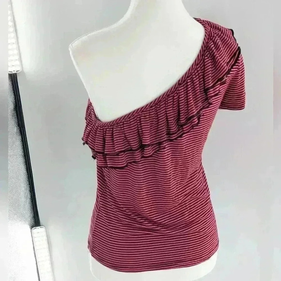 Sexy New with Tags Romeo juliet One Sleeve Striped Top Medium Red And Black - Picture 3 of 10